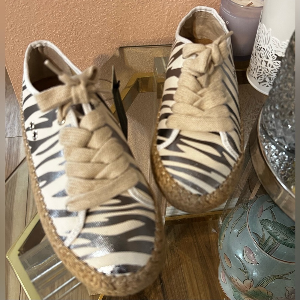 New EMU Australia Agonis Espadrille Metallic Zebra Print Sneakers/Shoes Size 7